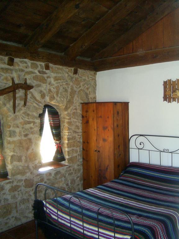 Masia Del Aragones Penarroya De Tastavins Room photo