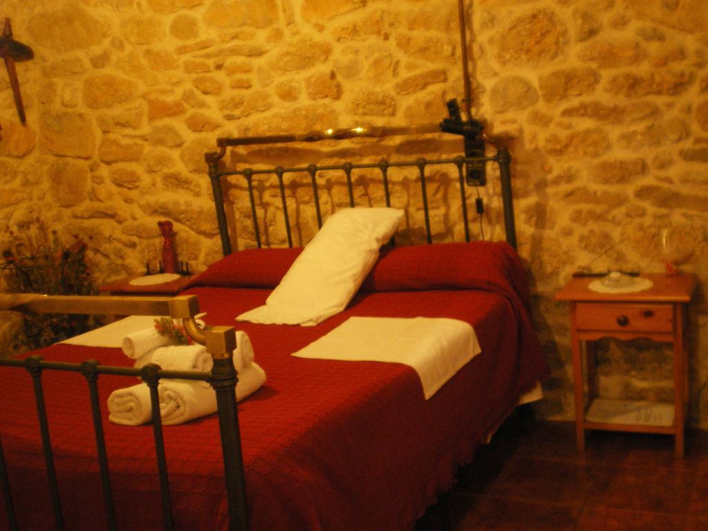 Masia Del Aragones Penarroya De Tastavins Room photo
